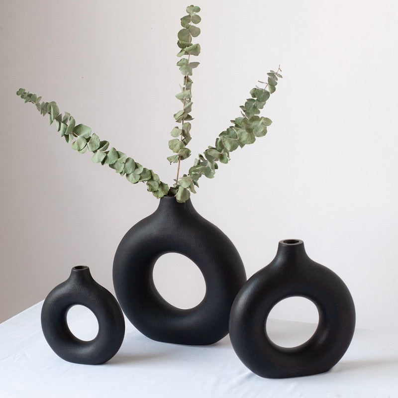 ArtZ® Hollow Ceramic Vase