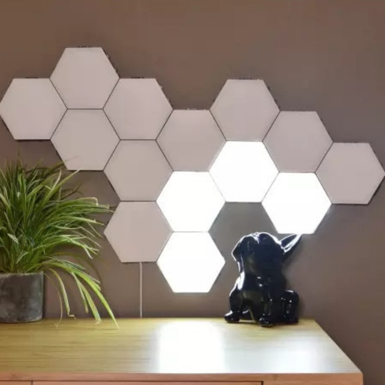 Modulare LED-Wandleuchte mit Wabenmuster 