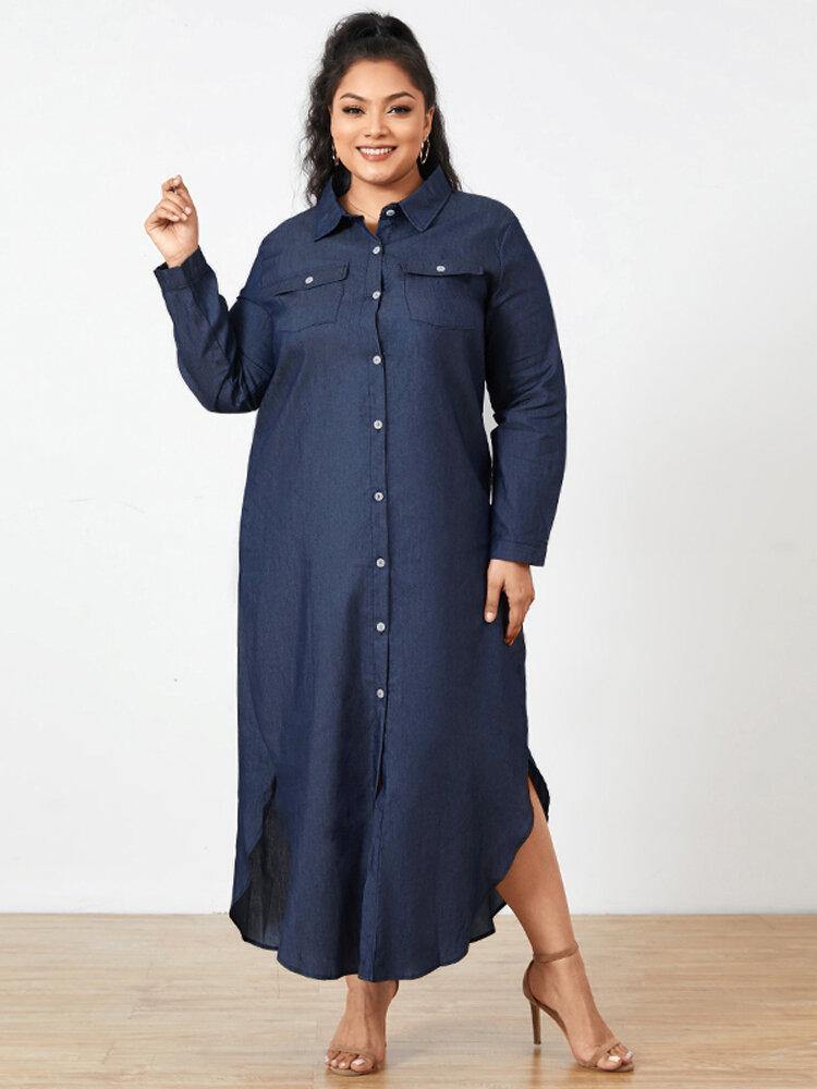 Lässiges, lockeres Denim-Maxi-Hemdkleid mit Knopfleiste vorne, unregelmäßigem Schlitzsaum und Vordertaschen 