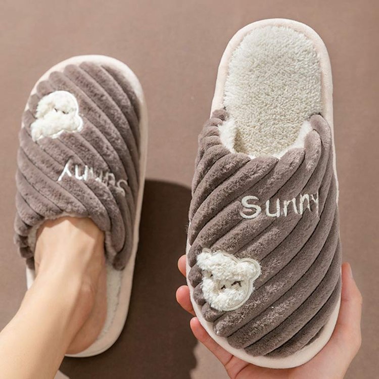 Flauschiger, warmer Bären-Slipper