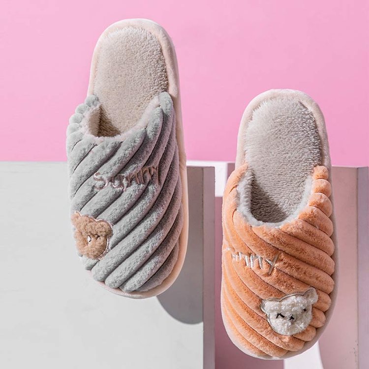 Flauschiger, warmer Bären-Slipper