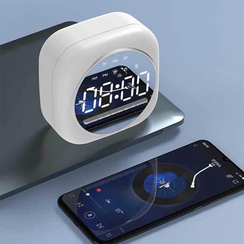 Drahtloser USB-Bluetooth 5.0-LED-Spiegelwecker, Lautsprecher, TF-FM-Radiouhr, digitale Snooze-Tischuhr, Weckfunktion, Telefonhalter, elektronische große Zeitanzeige, Heimdekoration 