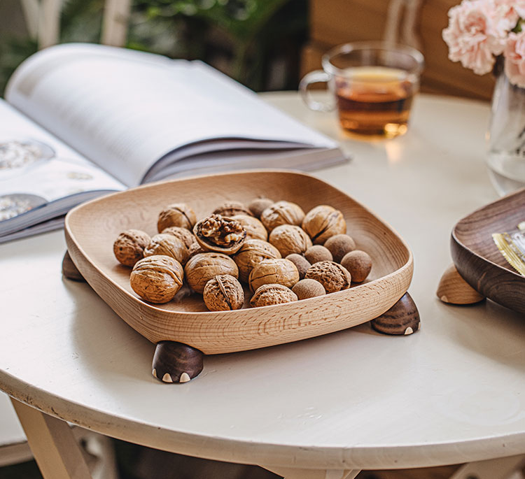 Assiettes en bois Fait à la main Monstre à quatre pattes