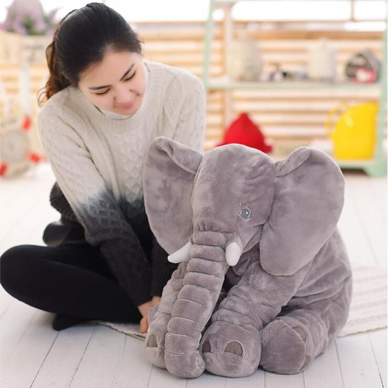 Lindo elefante de peluche de juguete