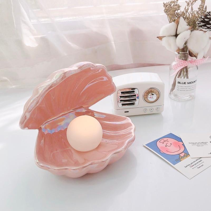 Sirenita - Pearl & Shell Desk Lamp