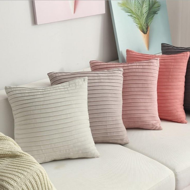 Housse de coussin en faux suède The Pretty Pleats