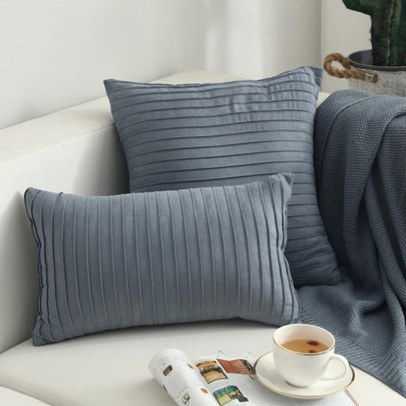 Housse de coussin en faux suède The Pretty Pleats