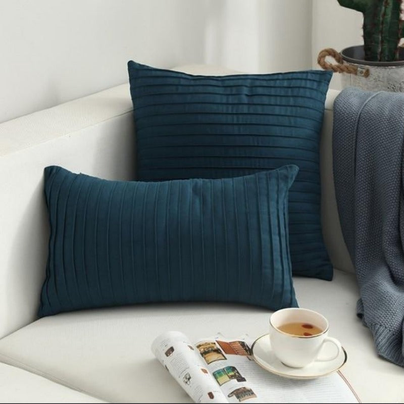 Housse de coussin en faux suède The Pretty Pleats