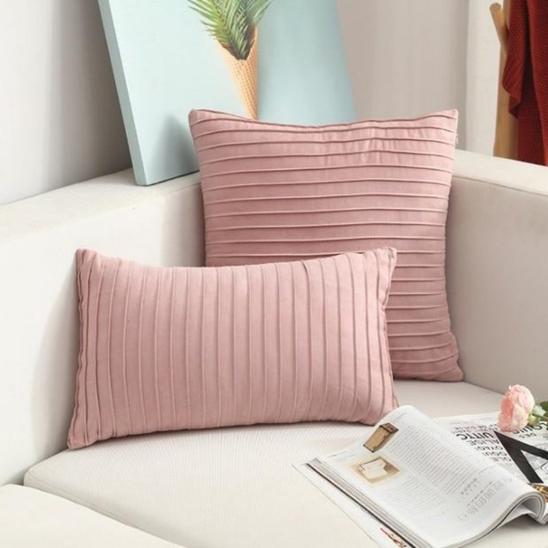 Housse de coussin en faux suède The Pretty Pleats