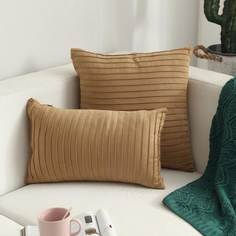 Housse de coussin en faux suède The Pretty Pleats