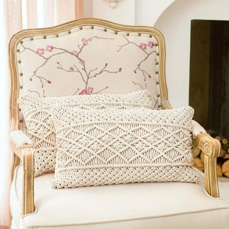 La housse de coussin lombaire en macramé Boho Beauty