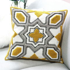 Housse de coussin en carreaux de bazar marocain