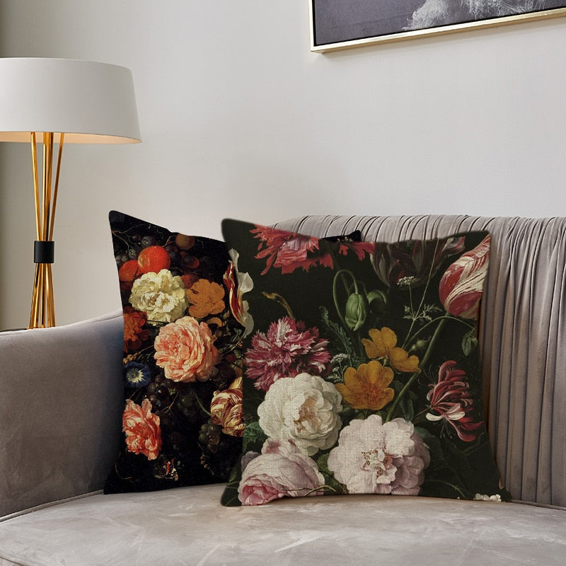 La collection de housses de coussin floral Dark Romance