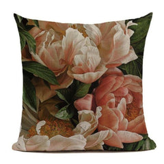 La collection de housses de coussin floral Dark Romance