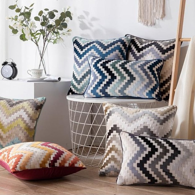 La collection de housses de coussin à chevrons en velours