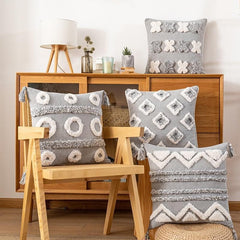 La collection de housses de coussin touffetée Global Citizen