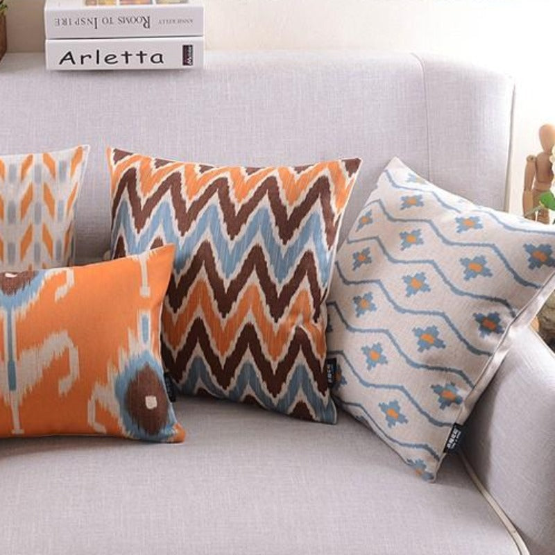 La collection de housses de coussin Clementine + Teal Ikat