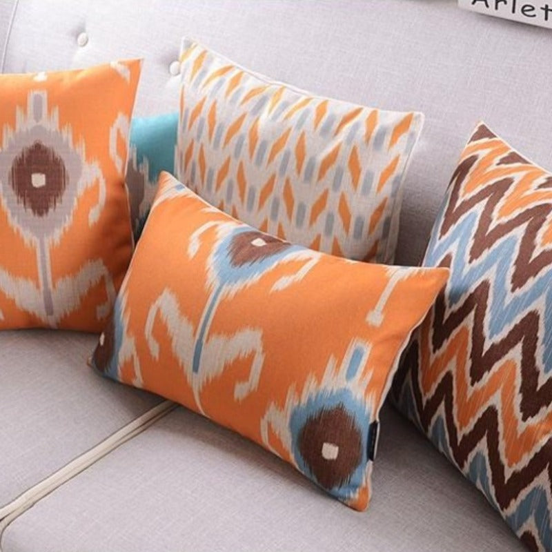 La collection de housses de coussin Clementine + Teal Ikat