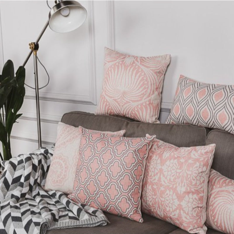 La collection de housses de coussin All-Day Rosé