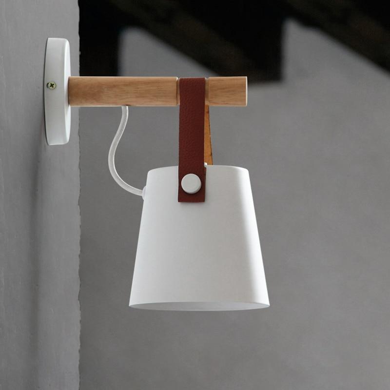 Nordische hängende Wandlampe aus Holz