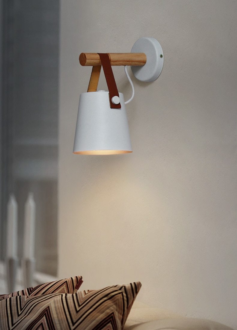 Nordische hängende Wandlampe aus Holz