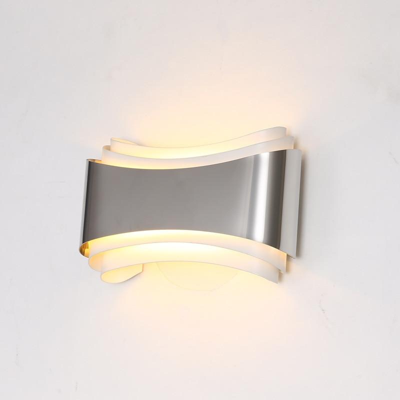 Modern LED Curved Wall Lamp