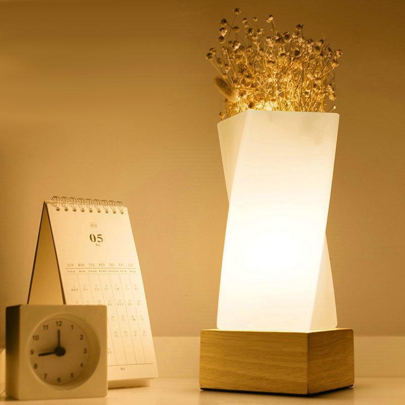 Lull - Modern Twist Desk Lamp