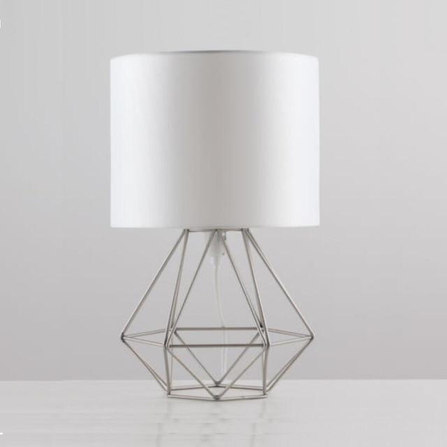 Duka - Lampe mit geometrischem Rahmen