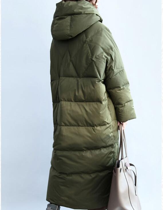 Armeegrüne Damen Winter Puffer Lose Entendaunenjacken Lange warme Damen Langer Daunenmantel 30125